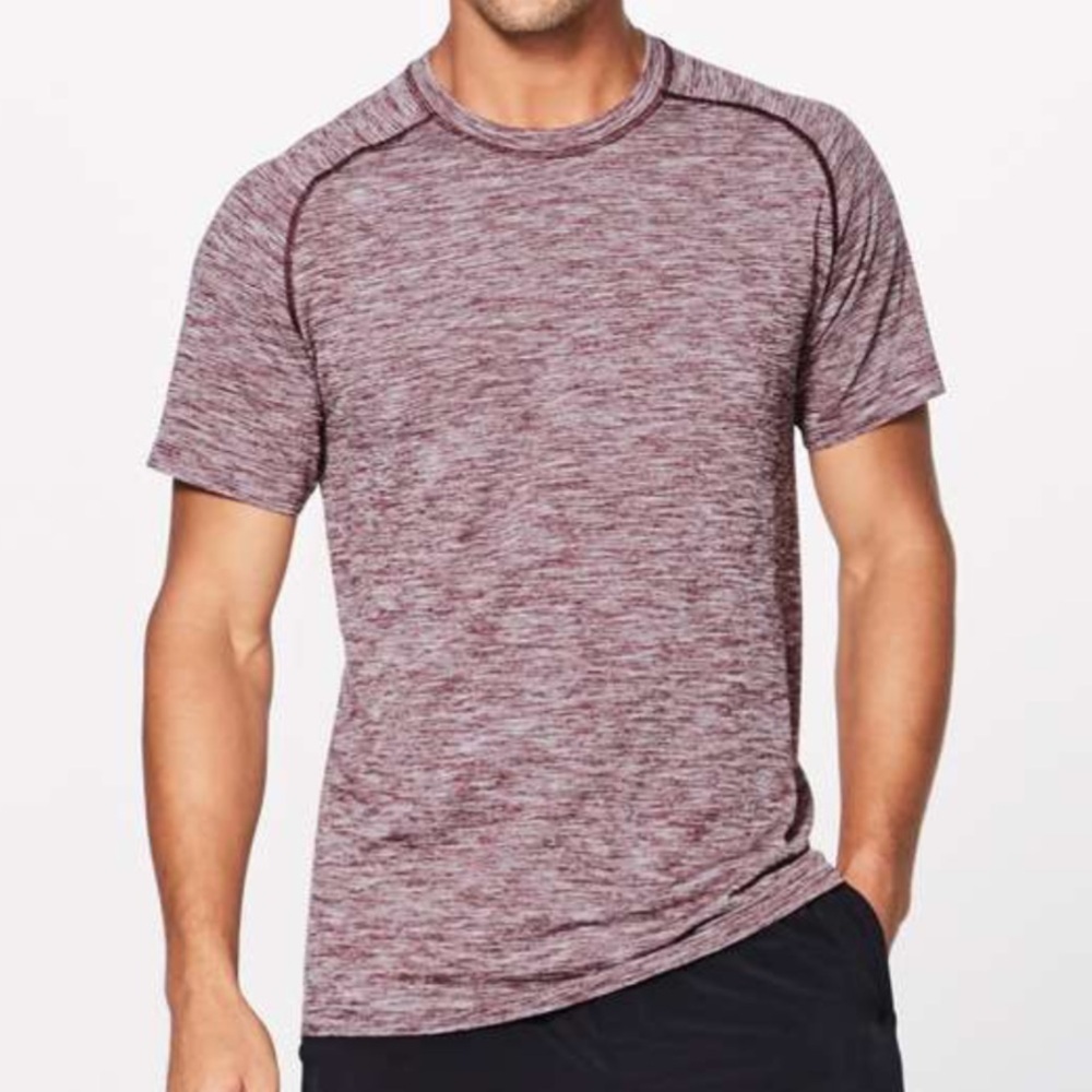 LULULEMON METAL VENT SHORT SLEEVE SHIRT CASSIS/WHITE COLOR SIZE LARGE CHEST 21”